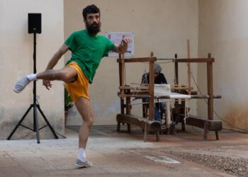 In Situ, Isili diventa palcoscenico: oltre 50 artisti tra danza, rame e tessitura