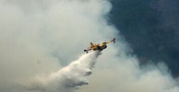 Ancora incendi in Sardegna: da Furtei a Goni volano i Canadair per domare le fiamme che divorano  centinaia di ettari