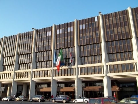 Polemica a Cagliari, venti milioni per il palazzo del Consiglio regionale: “E ai sardi cosa resta?”