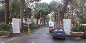 Cagliari, pronto soccorso del Santissima Trinità nel caos totale: “Sovraffollamento e tempi attesa infiniti fanno salire la tensione”