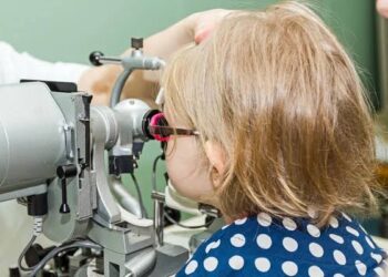 Di nuovo a Cagliari: “Costretti a cercare un oculista a pagamento per nostro figlio di 10 anni dopo essere stati rifiutati da tutti gli ospedali”