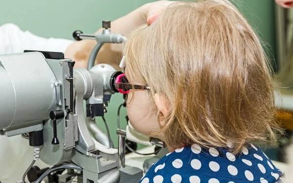 Di nuovo a Cagliari: “Costretti a cercare un oculista a pagamento per nostro figlio di 10 anni dopo essere stati rifiutati da tutti gli ospedali”