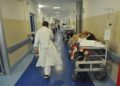 Sanità sarda a due velocità: “Disparità sul personale, straordinari d’oro e carenze nei reparti maternità”