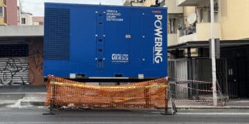 Cagliari: “In via Cadello un enorme generatore acceso giorno e notte contro i blackout, non dormiamo da settimane”