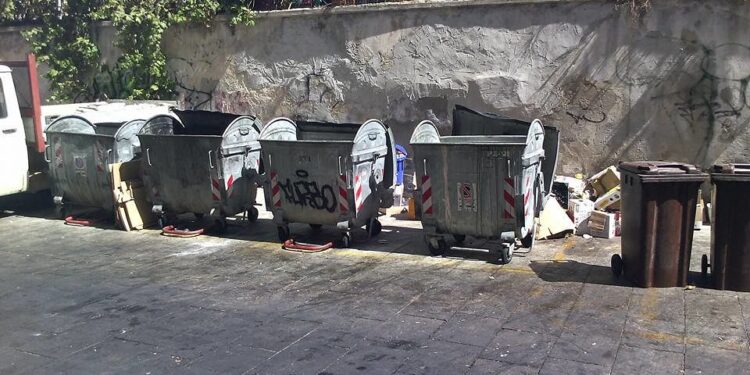 Rifiuti a Cagliari, isole ecologiche e cassonetti per fronteggiare il problema, Tocco: “Serve una svolta”