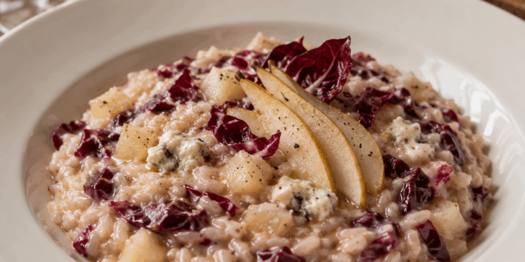 La cultura nel piatto: risotto al radicchio rosso, pera e gorgonzola dolce