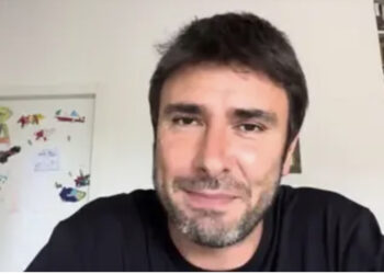 Alessandro Di Battista sta tornando a casa: “Buon rientro, Ale!”
