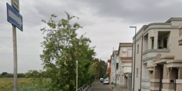 Selargius, urla, fuochi e musica: bande di ragazzini scatenati in motorino nella notte, “Impossibile dormire”