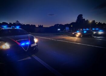 Cagliari: calci, pugni e violenze continue sulla moglie, arrestato operaio 40enne