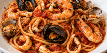 La cultura nel piatto: spaghetti allo scoglio in Autunno