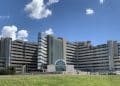 Giallo al Brotzu di Cagliari: 25enne in ospedale ferito da un colpo di pistola ma è mistero