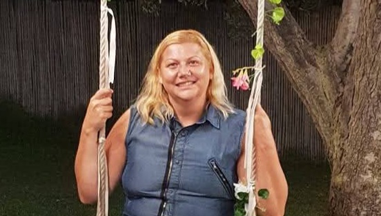 Rose bianche, colombe e palloncini: Villa San Pietro saluta la dolce Viviana