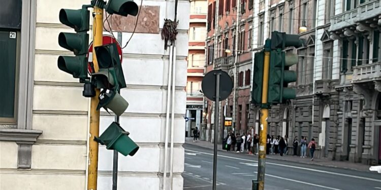 Cagliari, semafori di via Roma in tilt: pesanti ripercussioni sul traffico