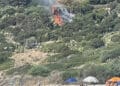 Torre delle Stelle, fuoco in mezzo alla vegetazione a pochi passi dai bagnanti