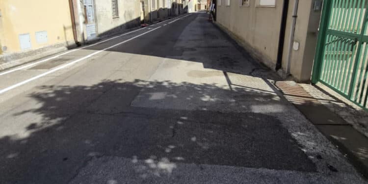Pirri, rifanno la segnaletica e spariscono i parcheggi: cancellato anche lo stallo per disabili