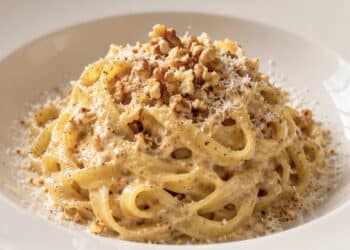La cultura nel piatto, tagliatelle secche con crema di noci