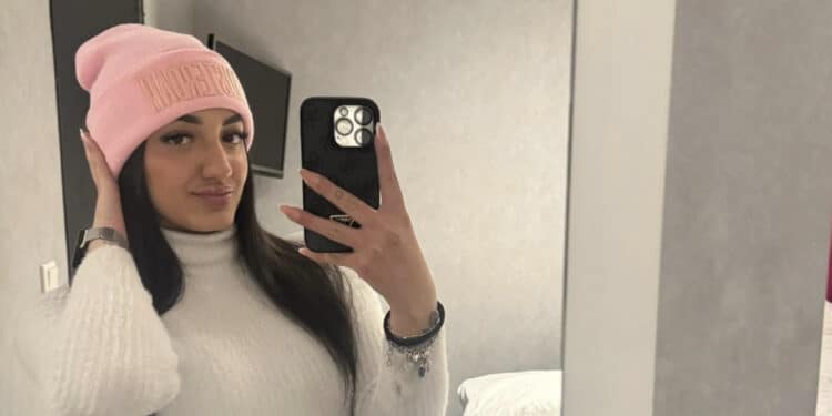 Frontale fra due auto, morta la 18enne Carola Battaglia