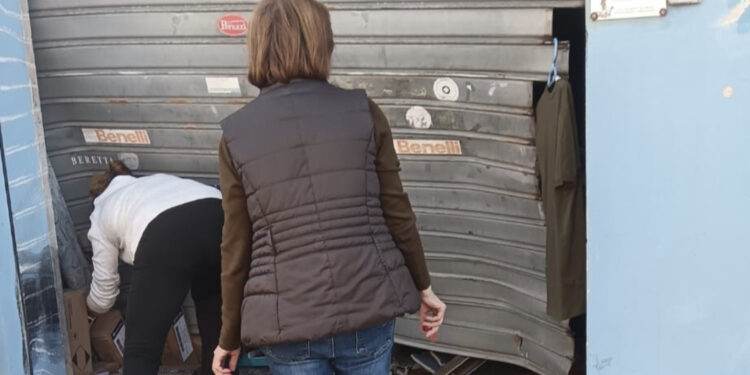 Sardara sotto shock dopo il raid contro l’armeria: i malviventi hanno crivellato di colpi l’abitazione del padre della proprietaria