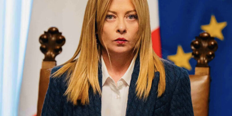 Disordini in piazza Duomo a Milano, Meloni: “Grazie e solidarietà alle forze dell’ordine”