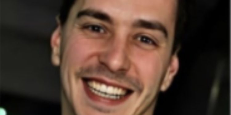 Si sente male in casa, Riccardo muore a 36 anni