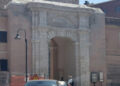 Cagliari, automobilisti bloccati dai turisti a Porta Cristina