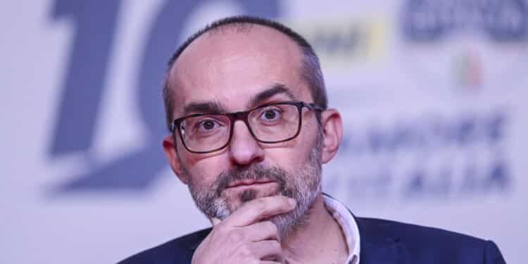 “Zedda alla disperata ricerca di candidatura alle politiche, la sua Cagliari sepolta dalla spazzatura e invasa dalle ciclabili”