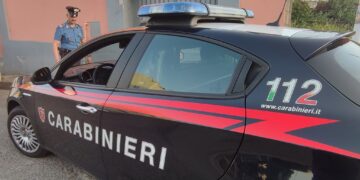 Cagliari, ruba lo zaino di un turista al Poetto: incastrato dal gps del cellulare della vittima