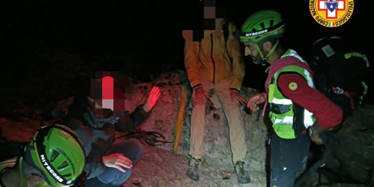 Villacidro, due escursionisti bloccati al buio: salvati nella notte dal soccorso alpino