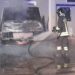Auto e furgone in fiamme fra le case a Quartu Sant’Elena