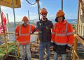 Eurallumina, lavoratori protestano sul forno a 60 metri di altezza: “Basta rinvii, servono risorse subito”